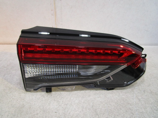 新車外し　美品　トヨタ　RAV4　AXAH52/AXAH54/MXAA52/MXAA54　純正　左トランクテールライト　ICHIKOH　42-98　_画像1