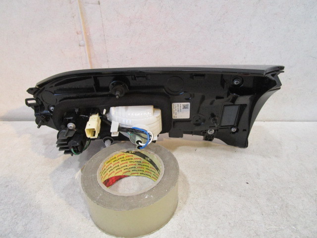 新車外し　美品　トヨタ　RAV4　AXAH52/AXAH54/MXAA52/MXAA54　純正　左トランクテールライト　ICHIKOH　42-98　_画像4