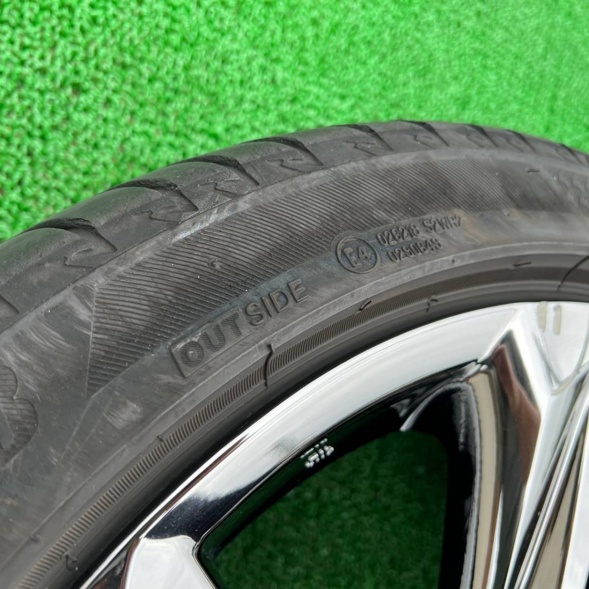 トヨタ クラウンRS 225/45R18 ブリヂストン レグノGR001・ガリ傷あり
