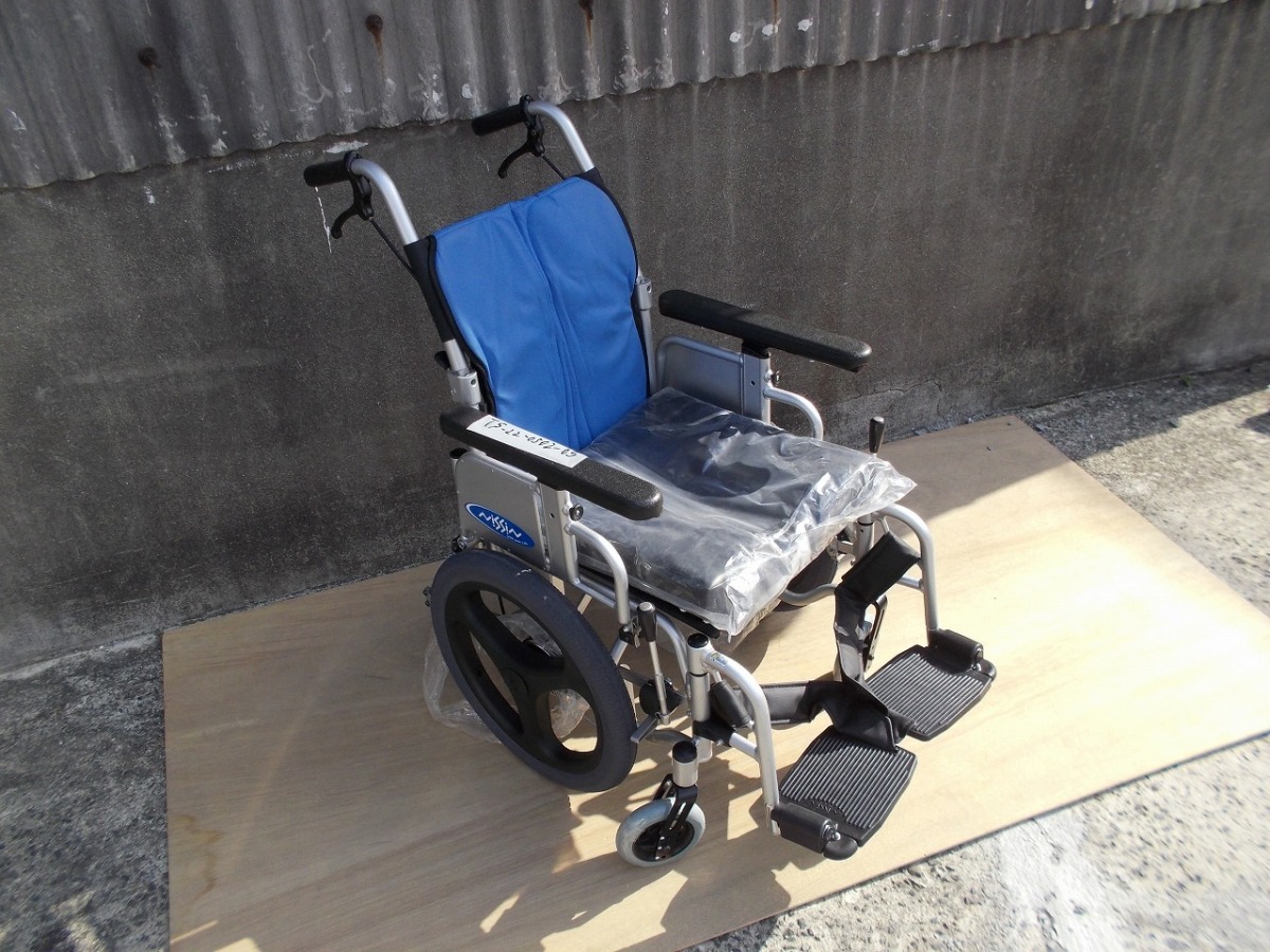 TS-22-0502-05 洗浄整備品日進医療介助式6輪車椅子キックルw40 bpbd