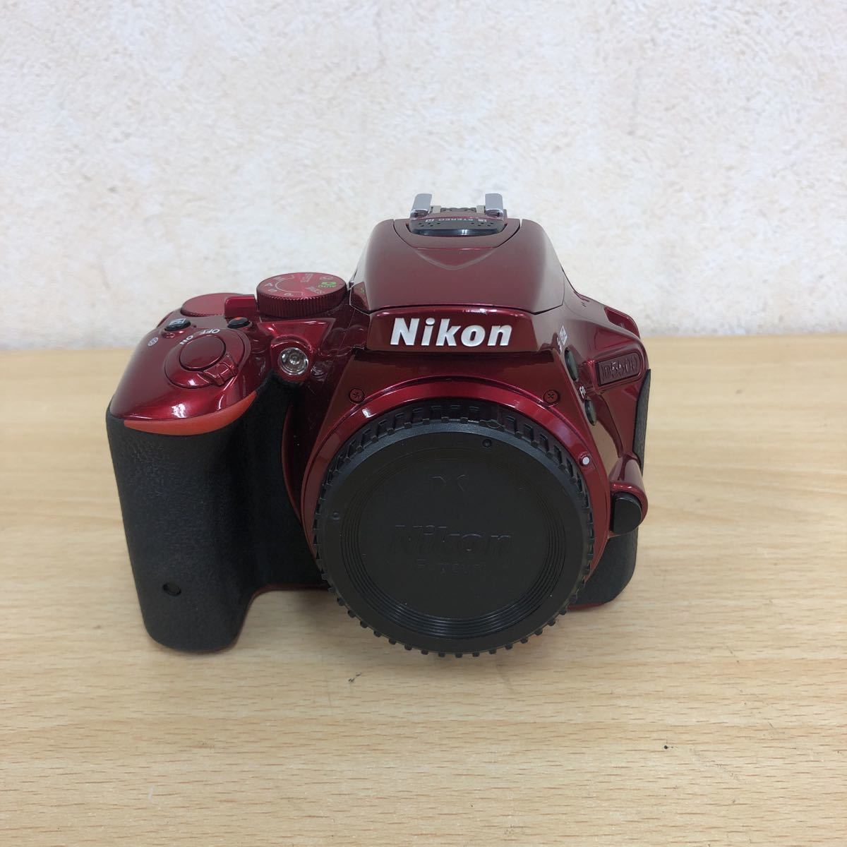 中古品 訳有り Nikon D5500 ボディ デジタルカメラ 一眼レフ ニコン レッド カメラ_画像1