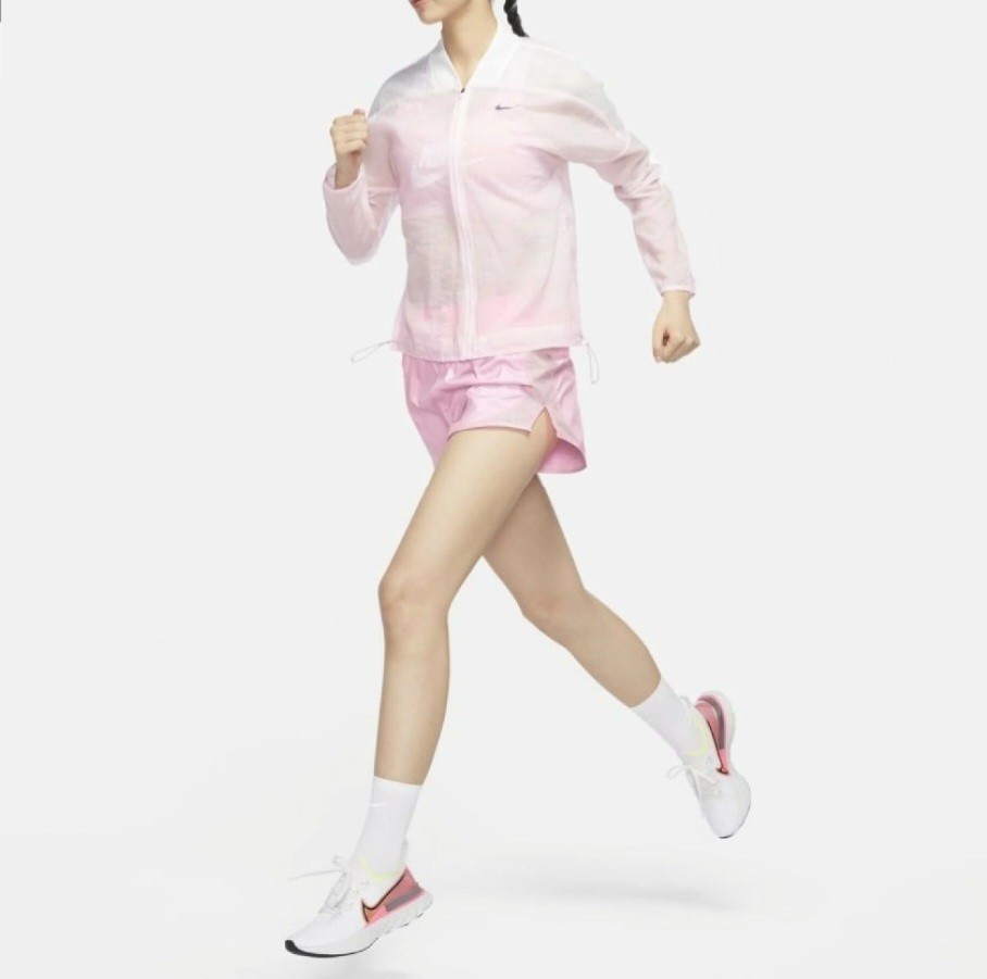 NIKE RUNNING ナイキランニングタンクトップS 反射グラフィック ロゴ