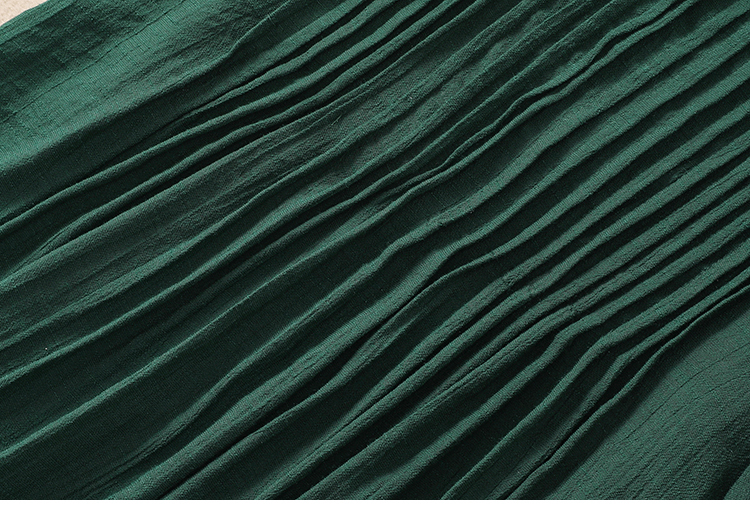 濃い緑がおしゃれな１枚★新品☆大きいサイズ☆さらっと薄手布団とプリーツがかわいいロング丈ワンピ_画像4