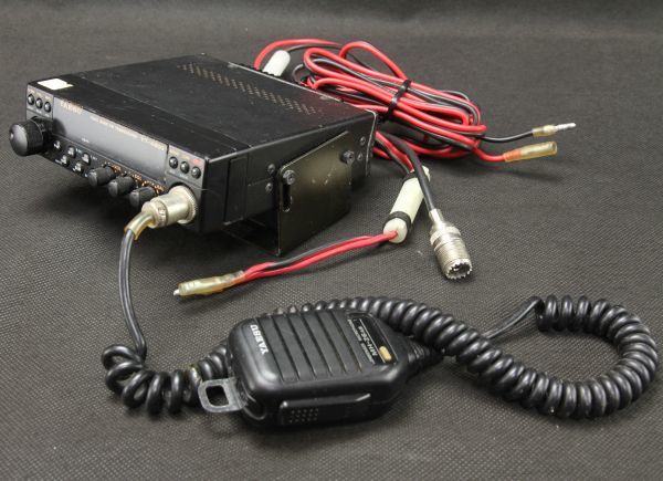 YAESU FT-4800 デュアルバンドトランシーバー Yahoo!オークション - YAESU FT-4800 144/430MHz デュアルバンド