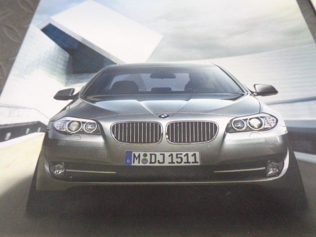 TS351★ BMW/BMW 5シリーズ 取扱説明書 車検証ケース付 平成22年 ★の画像2