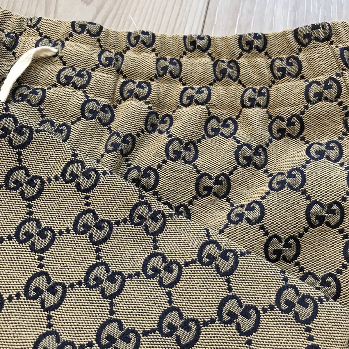 ほぼ新品44 GUCCI GGロゴ グッチ ストレート レッグ ドロー ほぼ新品44 GUCCI GGロゴ グッチ ストレート レッグ ドロー