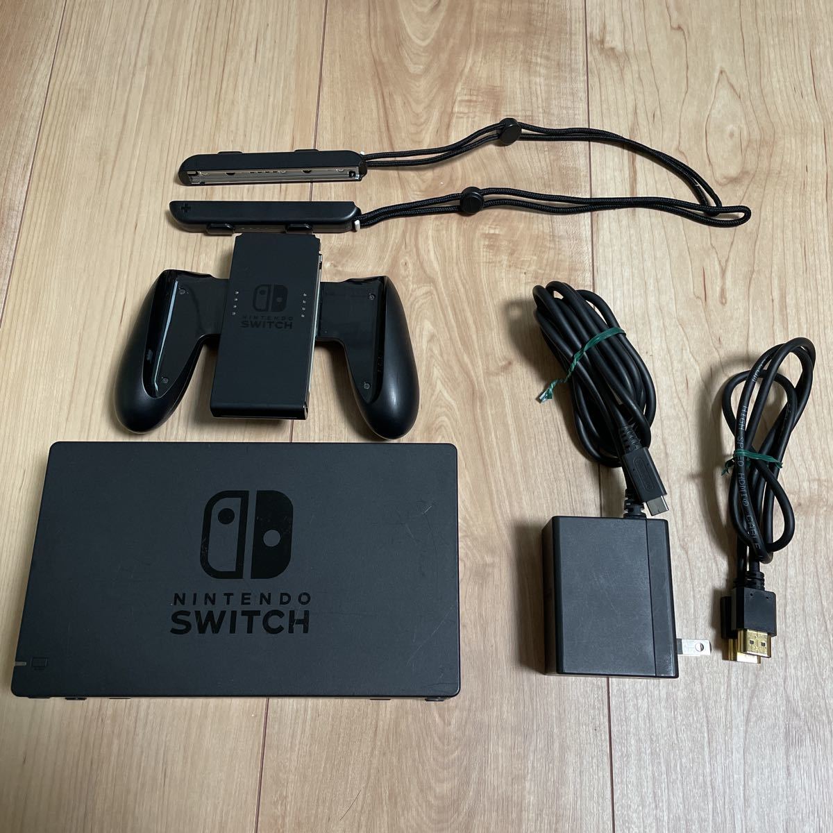 【Nintendo Switch 】ドック Joy-Conグリップ　ストラップ　ACアダプター　ストラップ　HDMIケーブル　セット　ニンテンドースイッチ_画像1