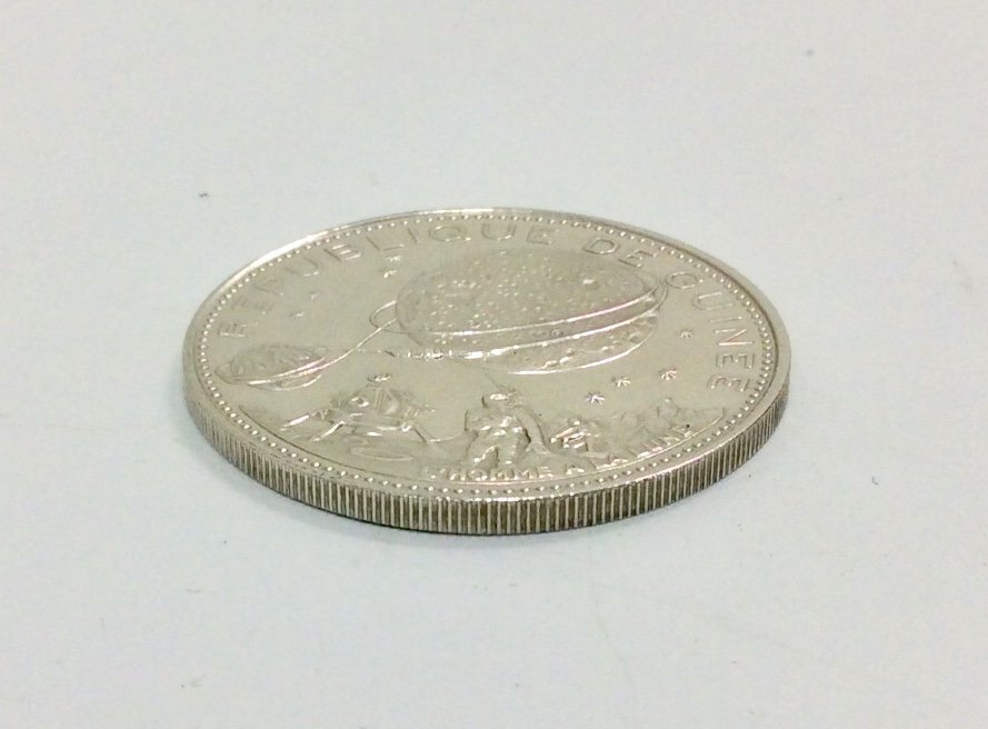 超人気新品 純銀製 ギニア 250フラン 月面探査柄 rahathomedesign.com