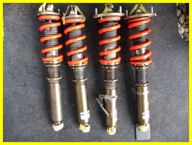 クラウンGRS180/182/184/200 フルタップ式 車高調-