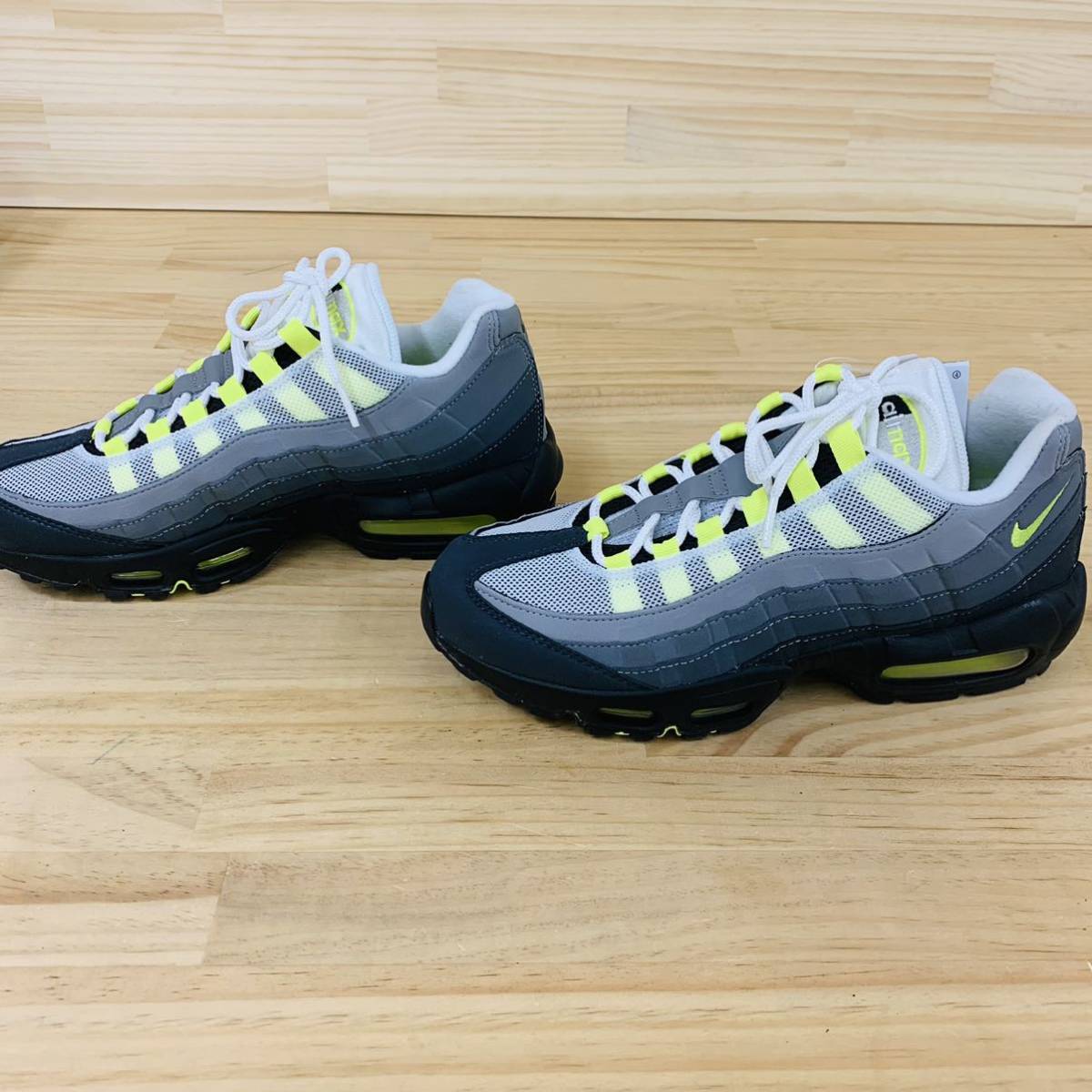 AT18470-1800 NIKE ナイキ エアマックス 95 OG NEON ネオン イエローグラデ AIR MAX 95 CT1689-001 26.0_画像3