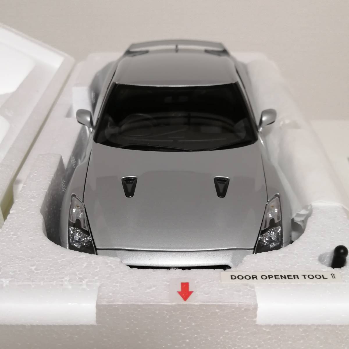 京商　KYOSHO　1/18　NISSAN　日産　GTR　SILVER　スカイライン　ミニカー_画像1