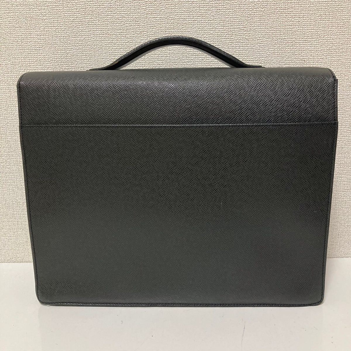 Louis Vuitton】 ビジネスバッグ☆ タイガ セルヴィエット カザン
