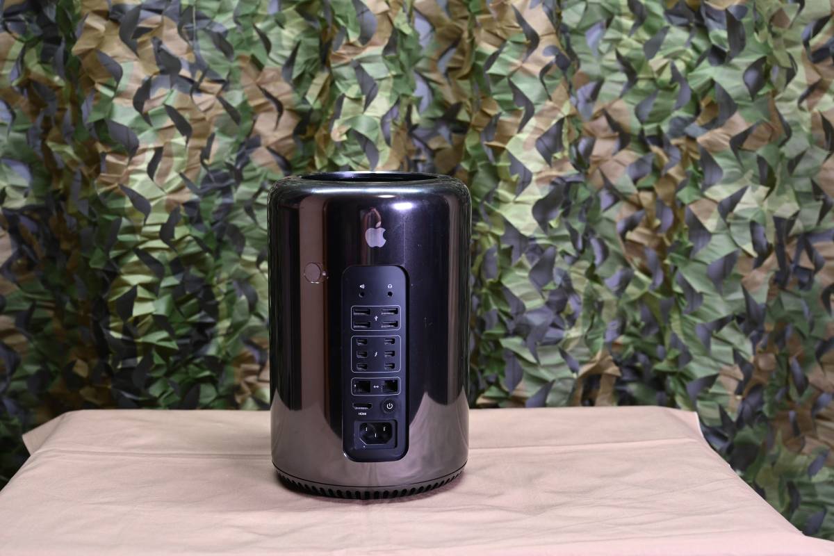 Mac Pro Late 2013 (3.5GHz 6コア/メモリ64GB)-