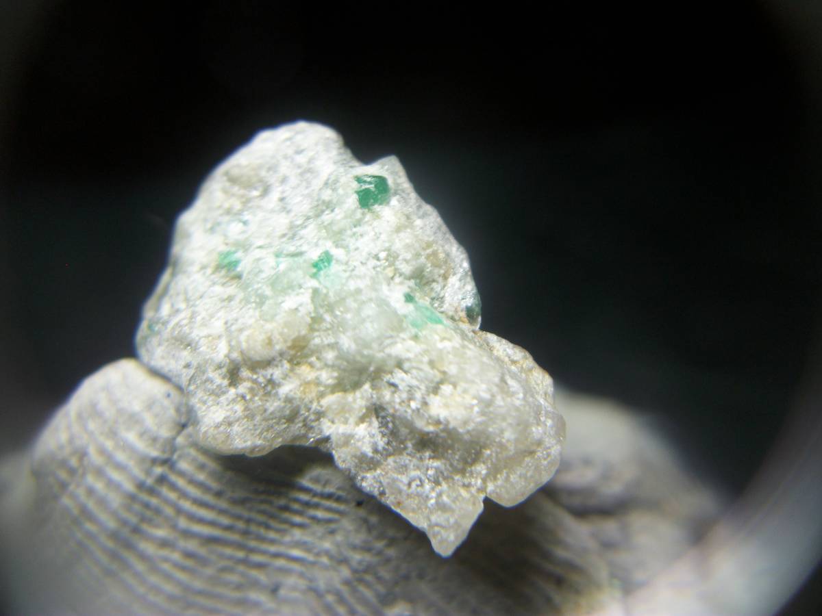 アフガニスタン　宝石質　エメラルド　緑柱石　母石付き　鮮やかなグリーン　小粒　セット　定型外発送_画像3