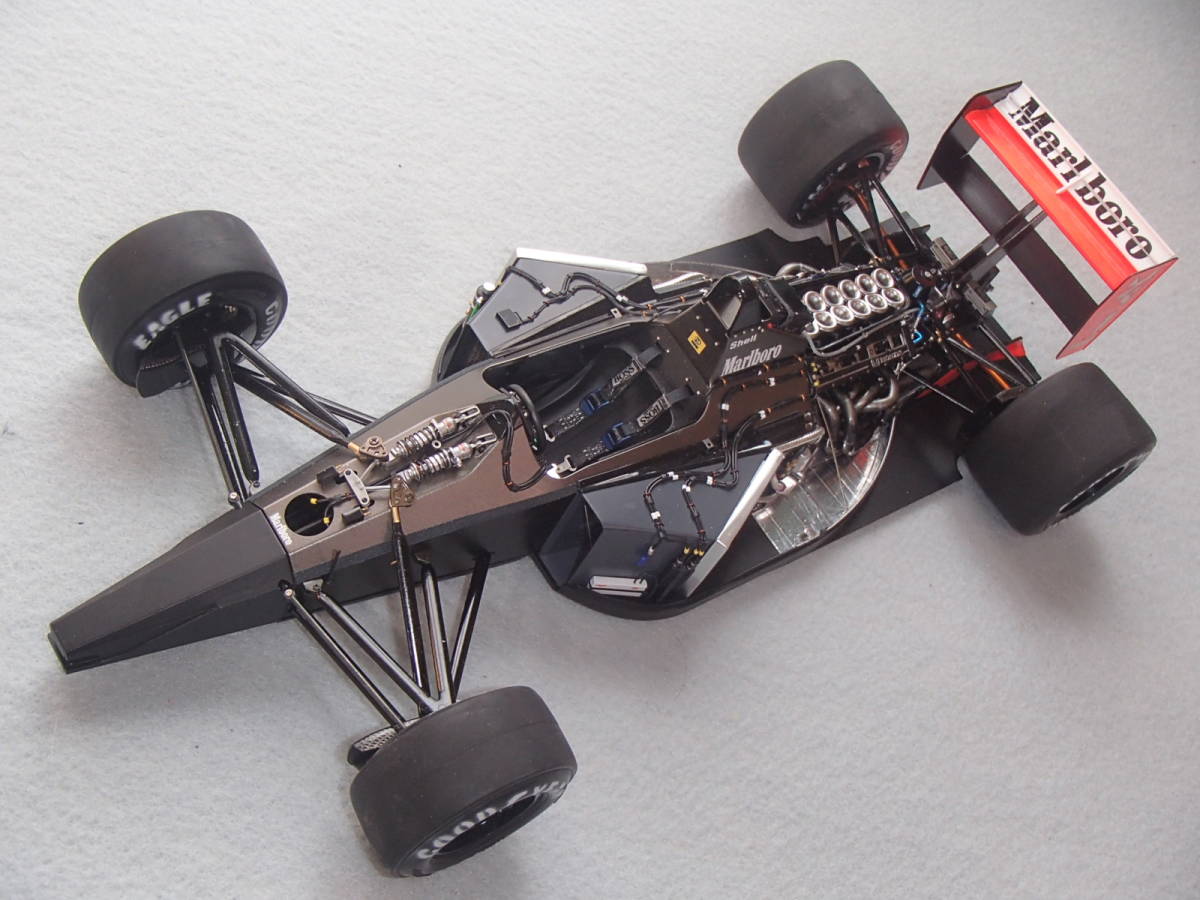 タミヤ 1/12 マクラーレンMP4/6 セナ(完成品) タミヤ 1/12 マクラーレンMP4/6 セナ(完成品)