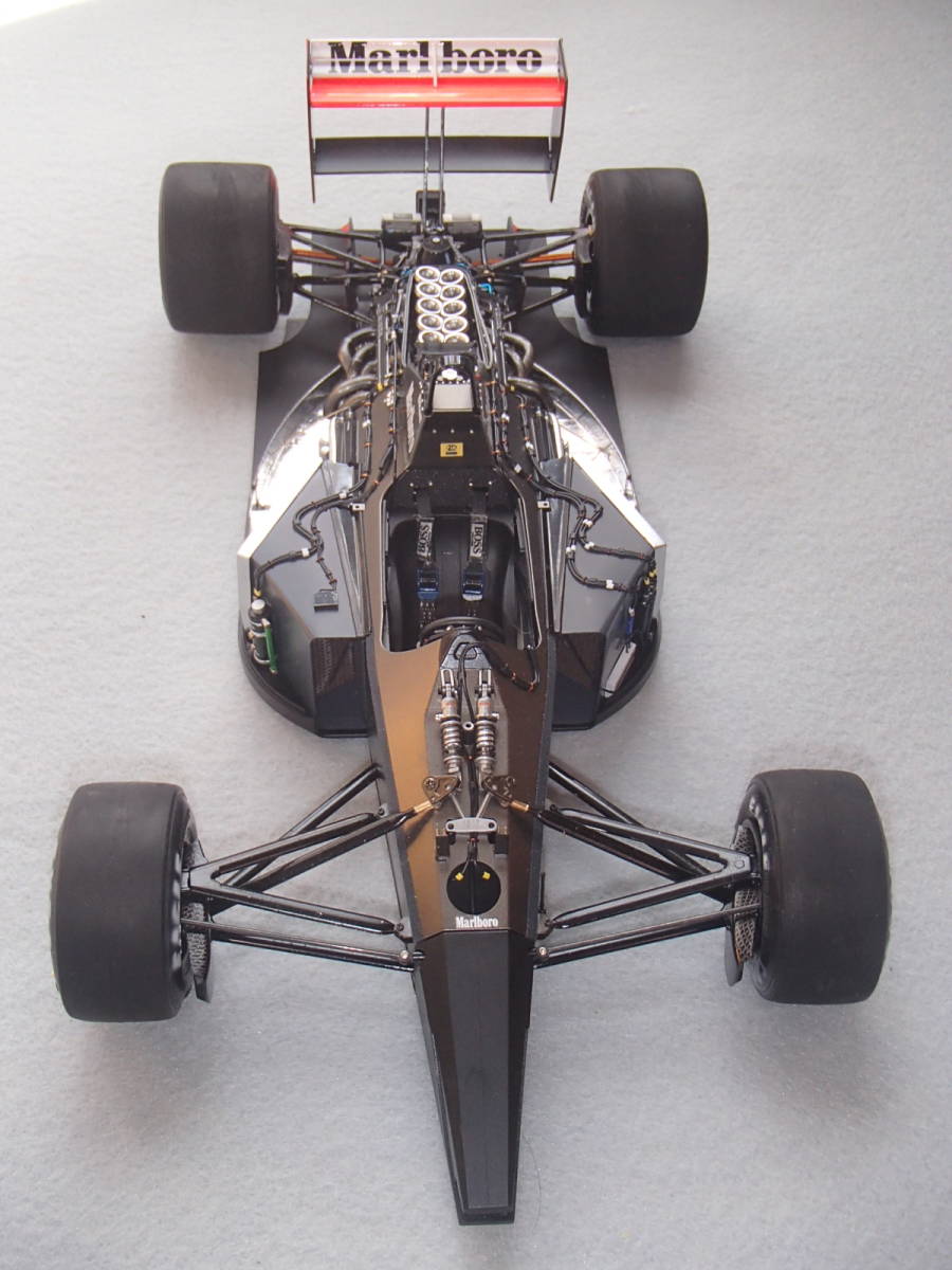 タミヤ 1/12 マクラーレンMP4/6 セナ(完成品) タミヤ 1/12 マクラーレンMP4/6 セナ(完成品)