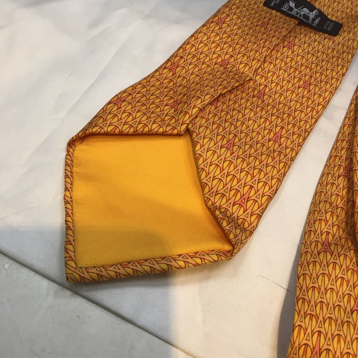 最大77%オフ!最大77%オフ!未使用 エルメス HERMES オレンジ シルク
