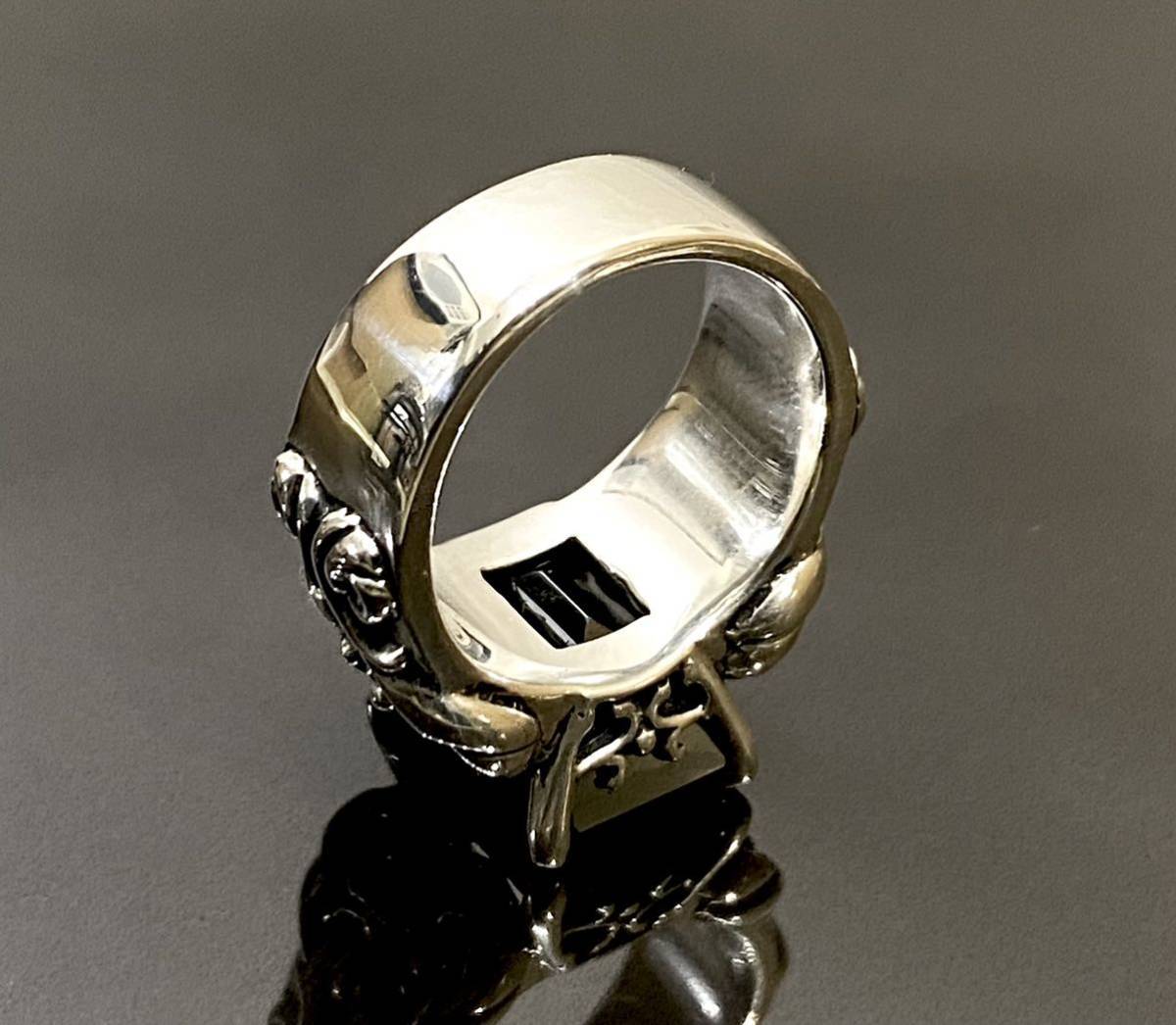 JUSTIN DAVIS EVOL RING SRJ033 オニキスクロス 台座シルバーリングジャスティンデイビス 指輪 ブレスレット バングル 8号 定価52,920円 ST_画像4