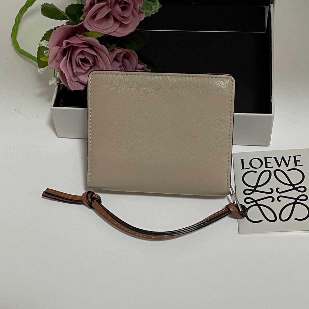 ロエベ LOEWE コンパクトジップウォレット アナグラム ラウンド 二