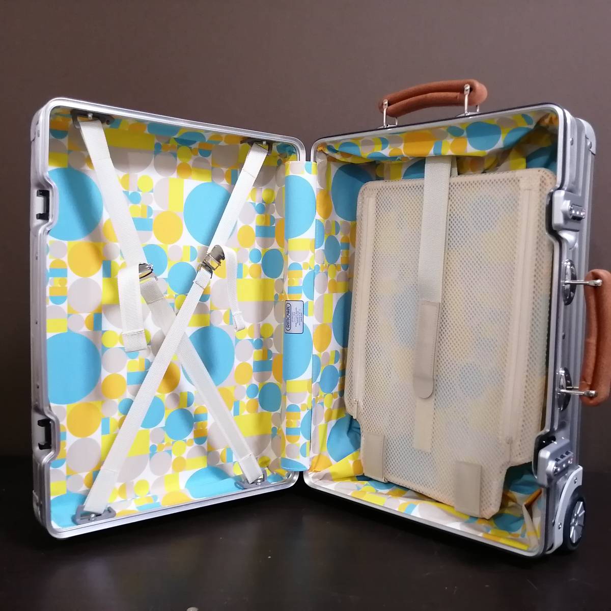 RIMOWA 超絶稀少グルーヴィジョンズ監修クラシックフライト2輪 RIMOWA 超絶稀少グルーヴィジョンズ監修クラシックフライト2輪