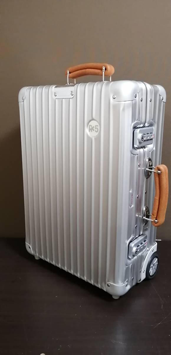RIMOWA 超絶稀少グルーヴィジョンズ監修クラシックフライト2輪 RIMOWA 超絶稀少グルーヴィジョンズ監修クラシックフライト2輪