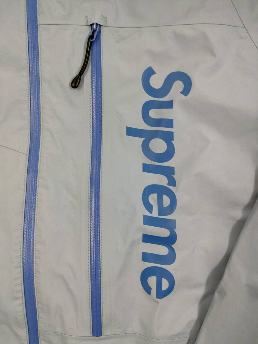 □ Supreme 21ss GORE-TEX Paclite Shell Jacket L Light Blue □ Supreme 21ss GORE-TEX Paclite Shell Jacket L Light Blue