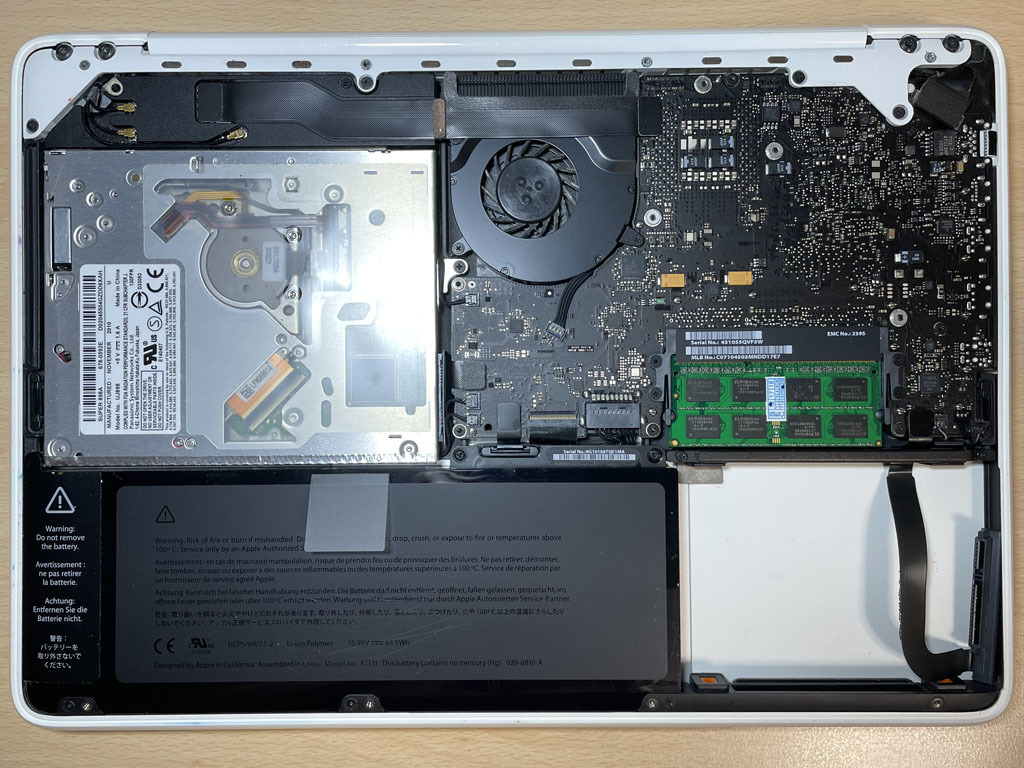 【ジャンク品】Apple MacBook 2.4GHz MC516J/A_画像5
