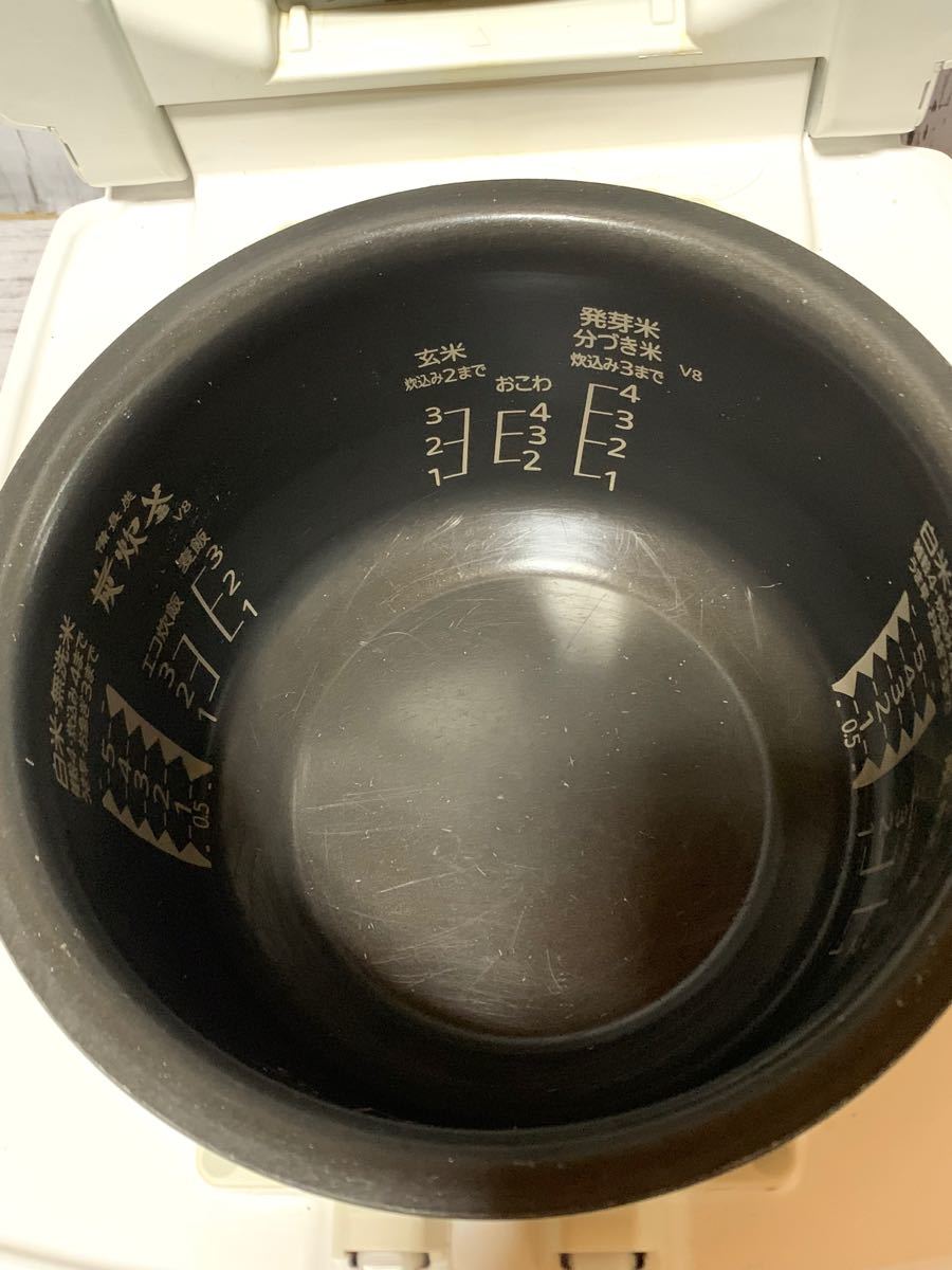 三菱 IH炊飯ジャー(5．5合炊き) KuaL 備長炭 炭炊釜 ピュアホワイト