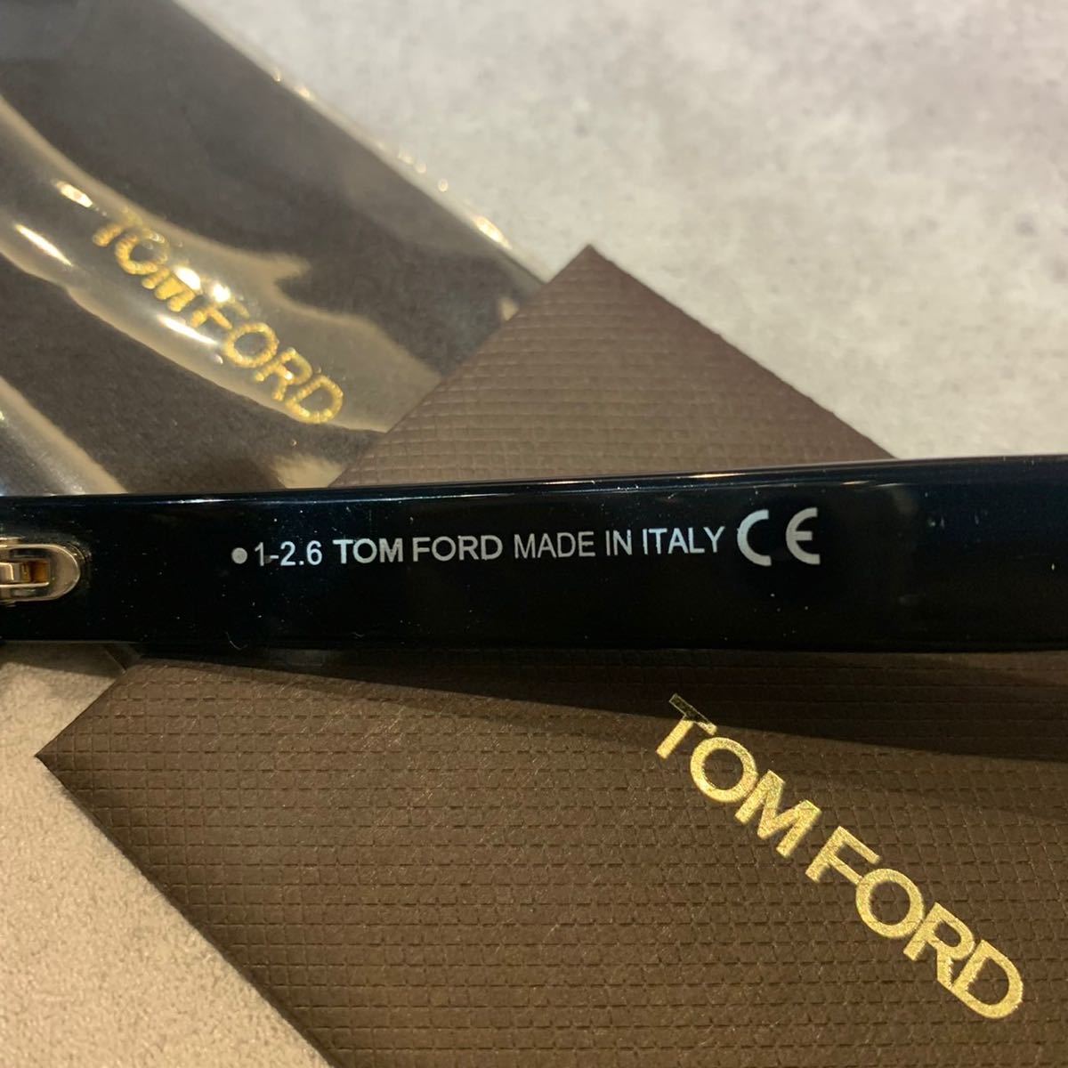 新品 トムフォード TF532 01W サングラス メガネ 眼鏡