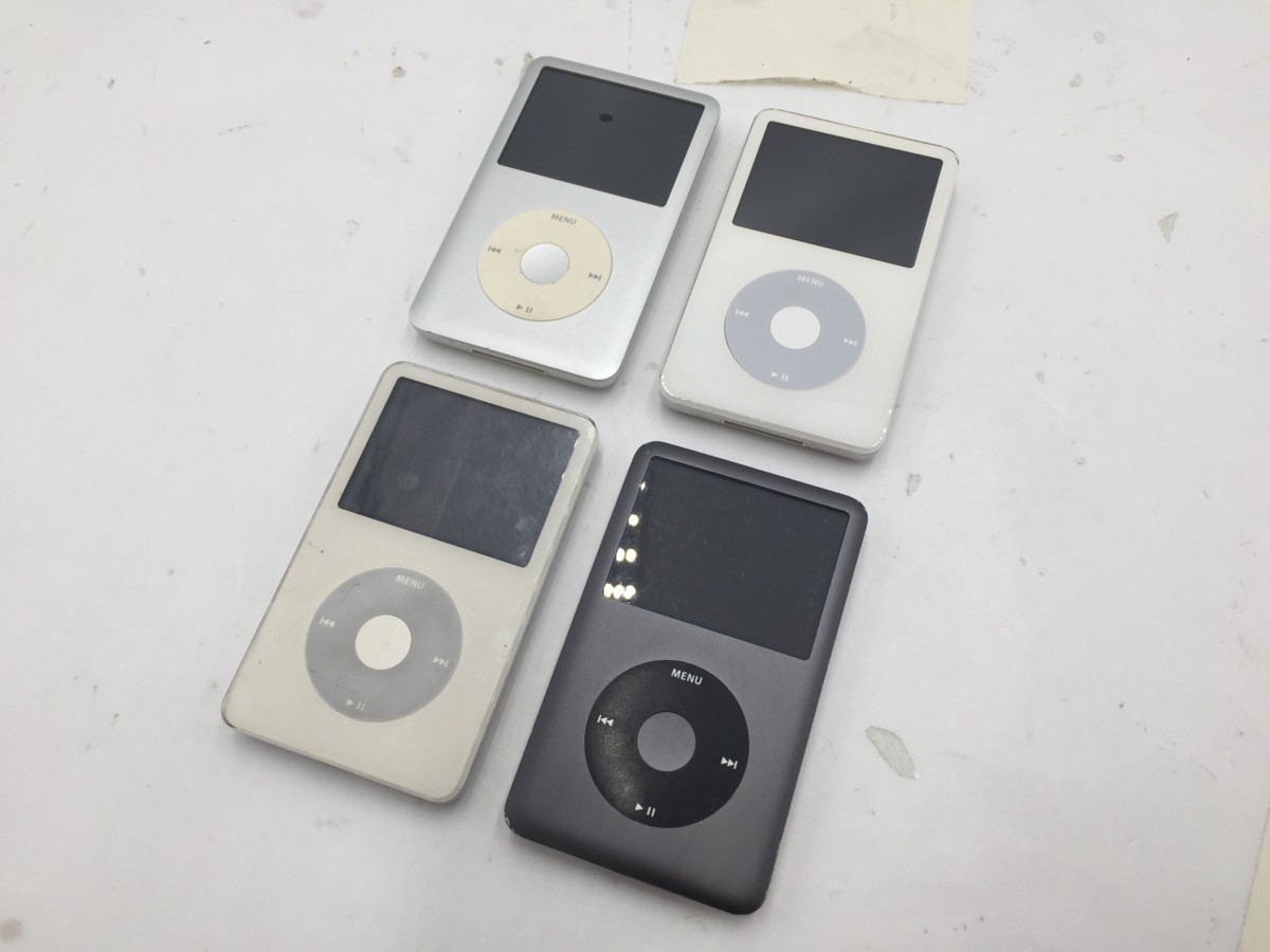 驚きの価格Apple iPod classic 白 30GB 第5世代 ホワイト ポータブル