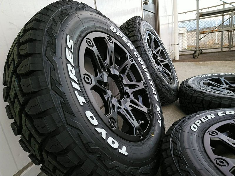 話題の人気 TOYO オープンカントリーR T 185 85R16 ホワイトレター