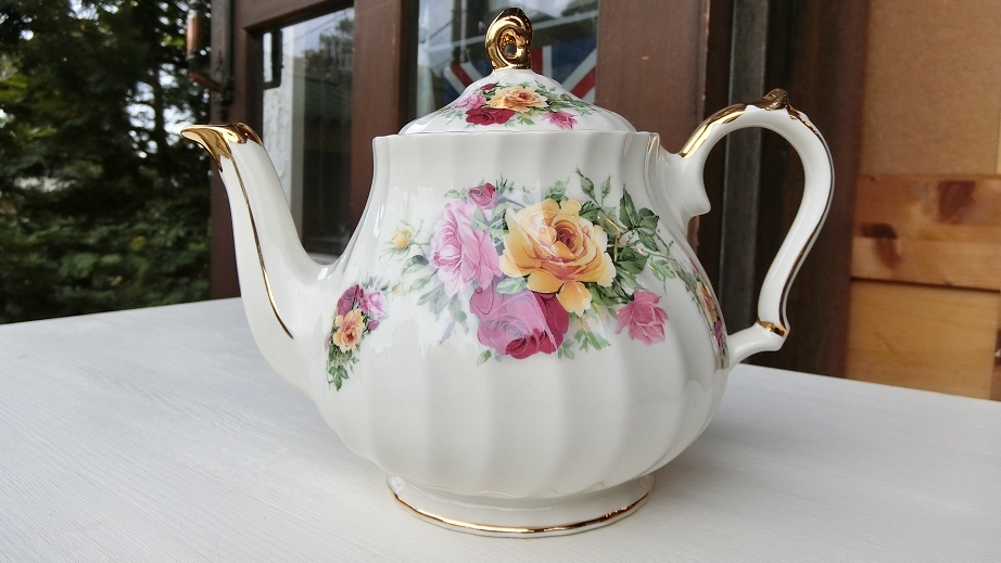 SADLER ROSE TEAPOT：サドラー 薔薇 6 カップ ティーポット