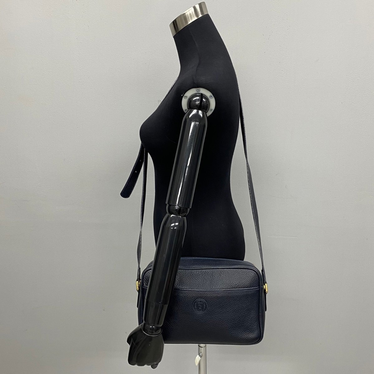 国内最安値! フェンディ fendi 未使用 ショルダーバッグ ロゴ FENDI