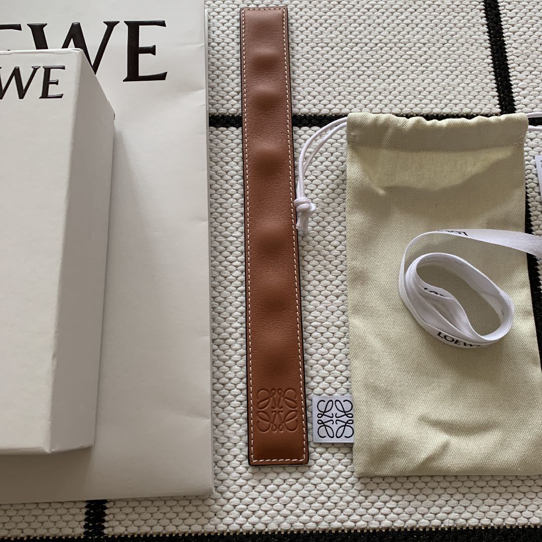 ロエベ LOEWE レザー バングル ブレスレット アクセサリー タン