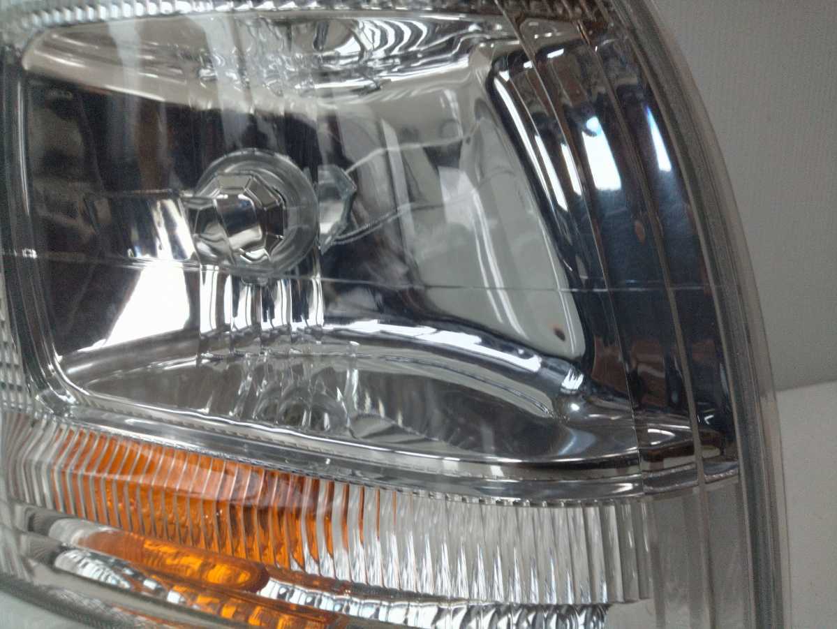 トヨタ純正品 100系 ハイエース 最終型 コーナーウインカー 右
