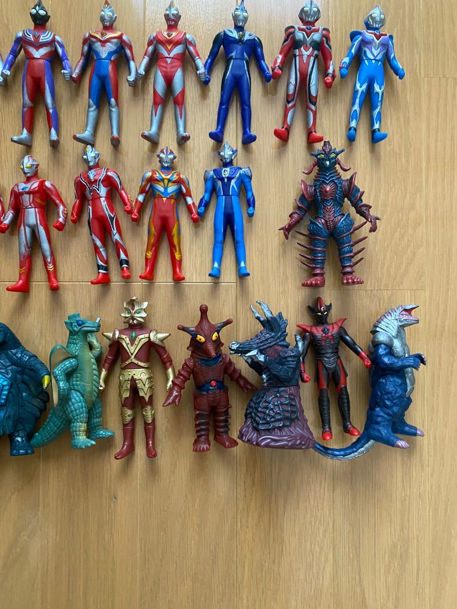 【2024 新作】 ウルトラマン 35体セット|Yahoo!フリマ(旧 ソフビ フィギュア 特撮