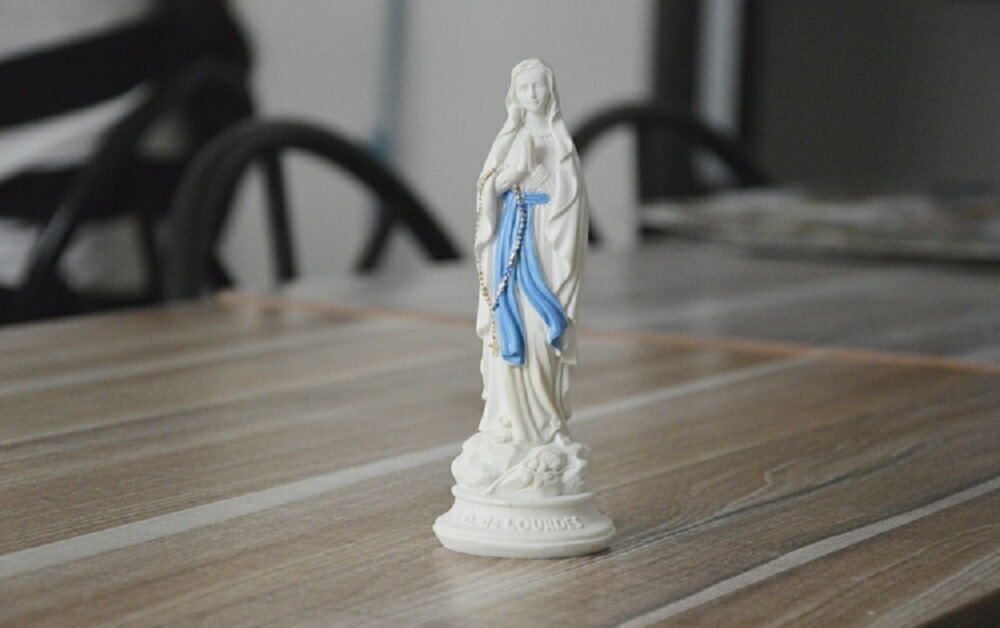 送料無料★白マリア レジン 樹脂 像 マドンナ 置物 聖母マリア彫像 クリスマスの装飾 クリスマスギフト 装飾品