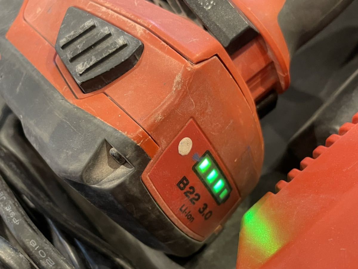 HILTI/ヒルティ】稼働品『BX3』充電式鋲打機 バッテリー2個 充電 HILTI/ヒルティ】稼働品『BX3』充電式鋲打機 バッテリー2個 充電