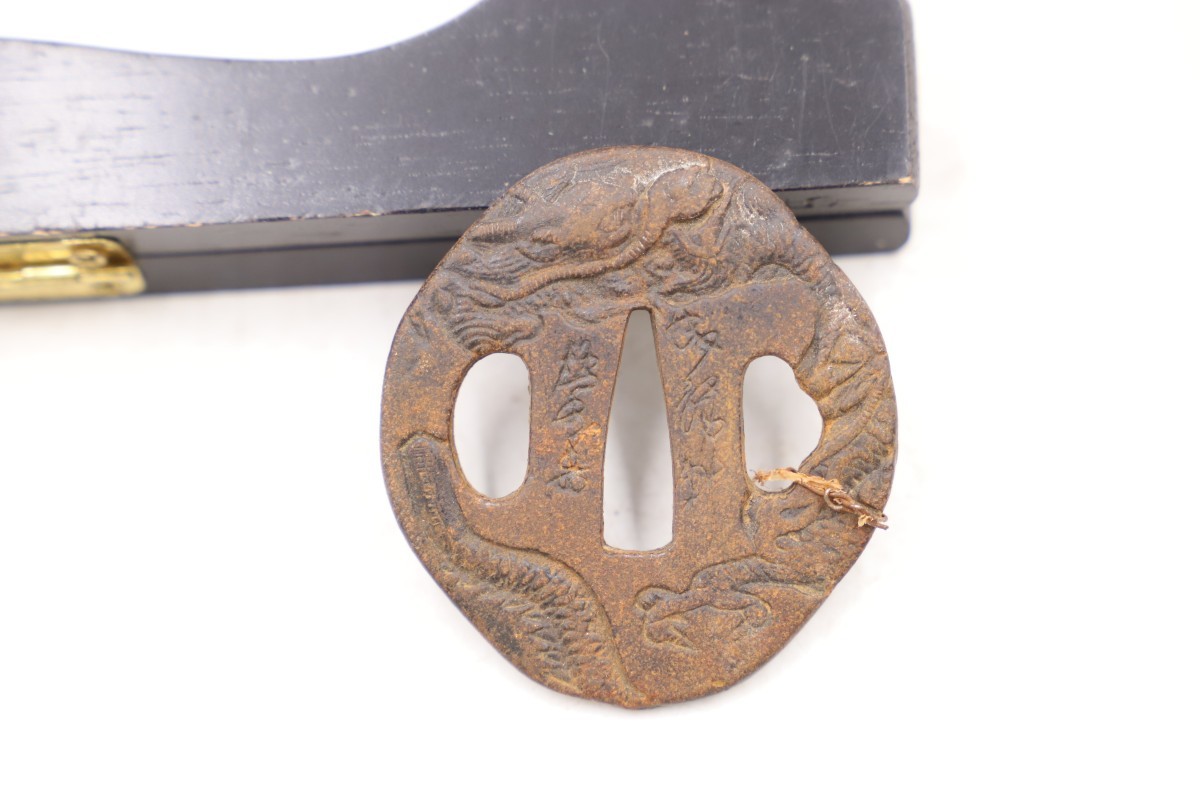 8245日本刀装具 刀鍔 花の図 細工 鍔 刀の鍔 刀鐔 銅製 刀剣美術 - 武具
