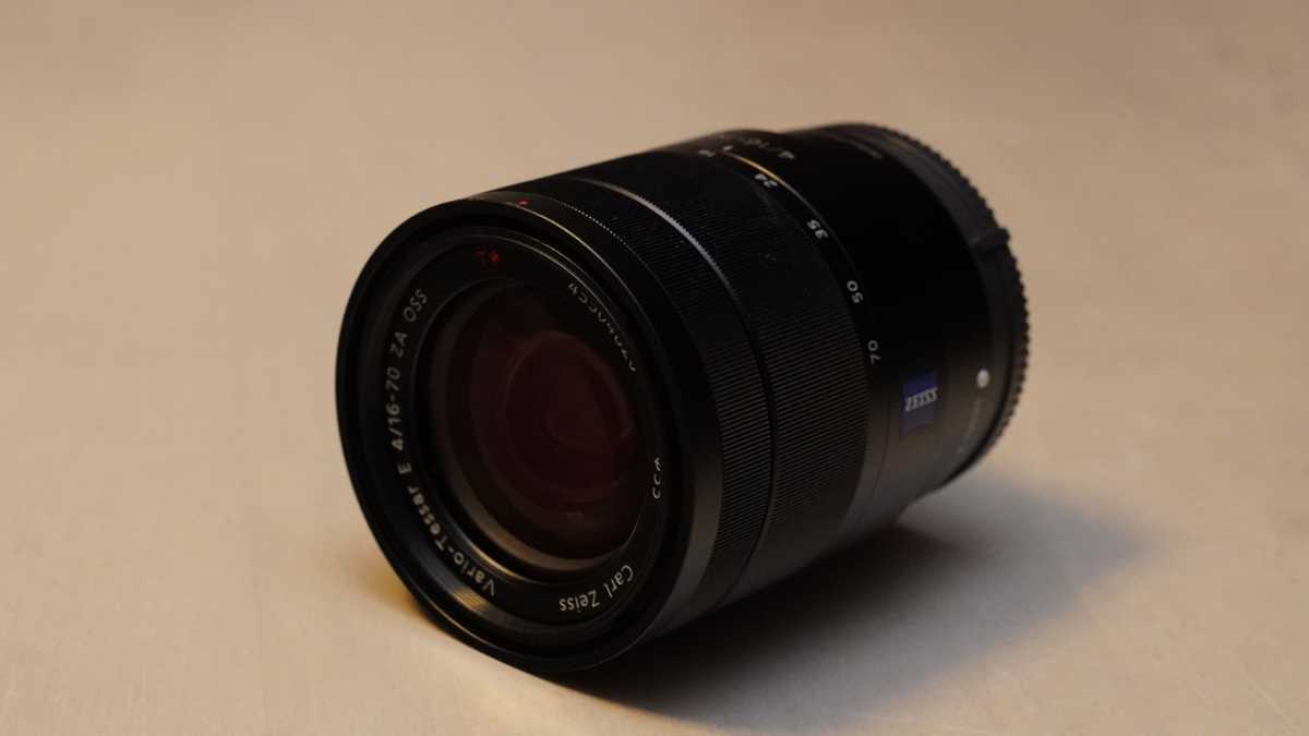 SONY SEL1670Z 16-70mmF1:4OSS カールツァイスバリオテッサー E