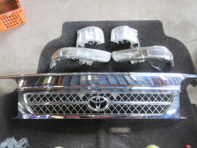 *⑮R4A6308 LH178V Hiace after market plating grill & turn signal set Manufacturers unknown 100 series 