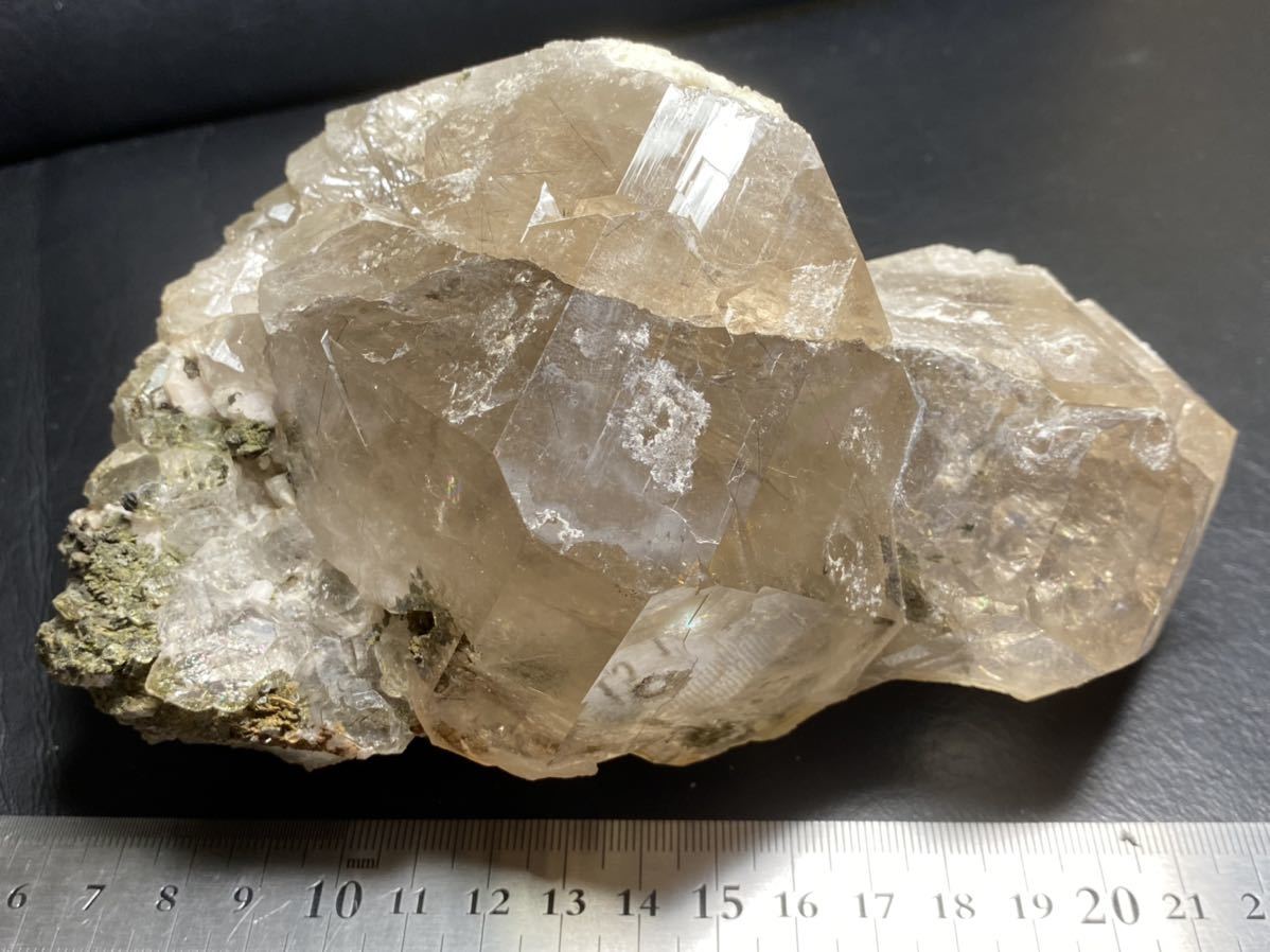 ザギ水晶 1.345kg ザギマウンテンクォーツ-