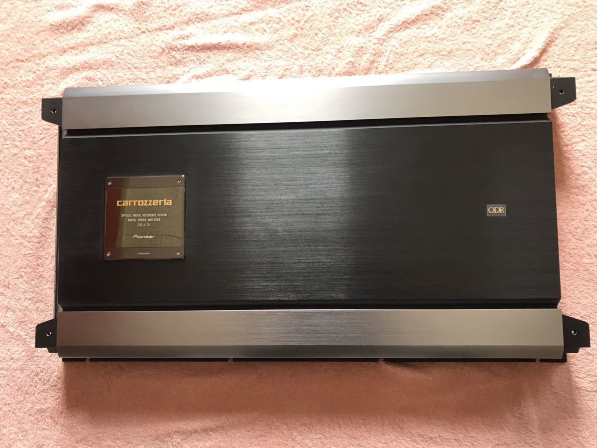カロッツェリアXシリーズ最上位4chデジタルアンプ〈RS-A7X〉です。 カロッツェリアXシリーズ最上位4chデジタルアンプ〈RS-A7X〉です。