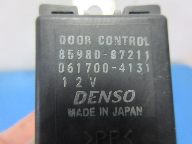 !8029W ハイゼットカーゴ S200V S210V 純正 ドアコントロール 85980-87211 061700-4131 送料330円_画像3