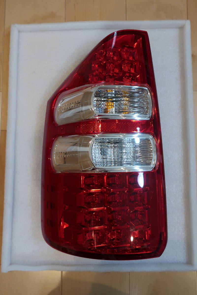 ☆新品/即決有り☆ 70 ノア 後期 トヨタ 純正 左 助手席側 LED テール