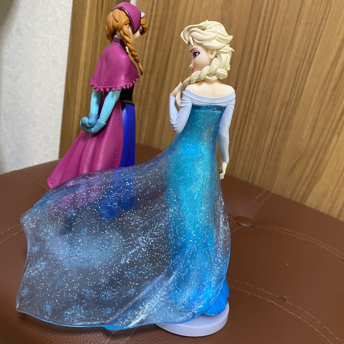 送料無料 アナと雪の女王 プレミアムフィギュア アナ エルサ 送料無料 アナと雪の女王 プレミアムフィギュア アナ エルサ