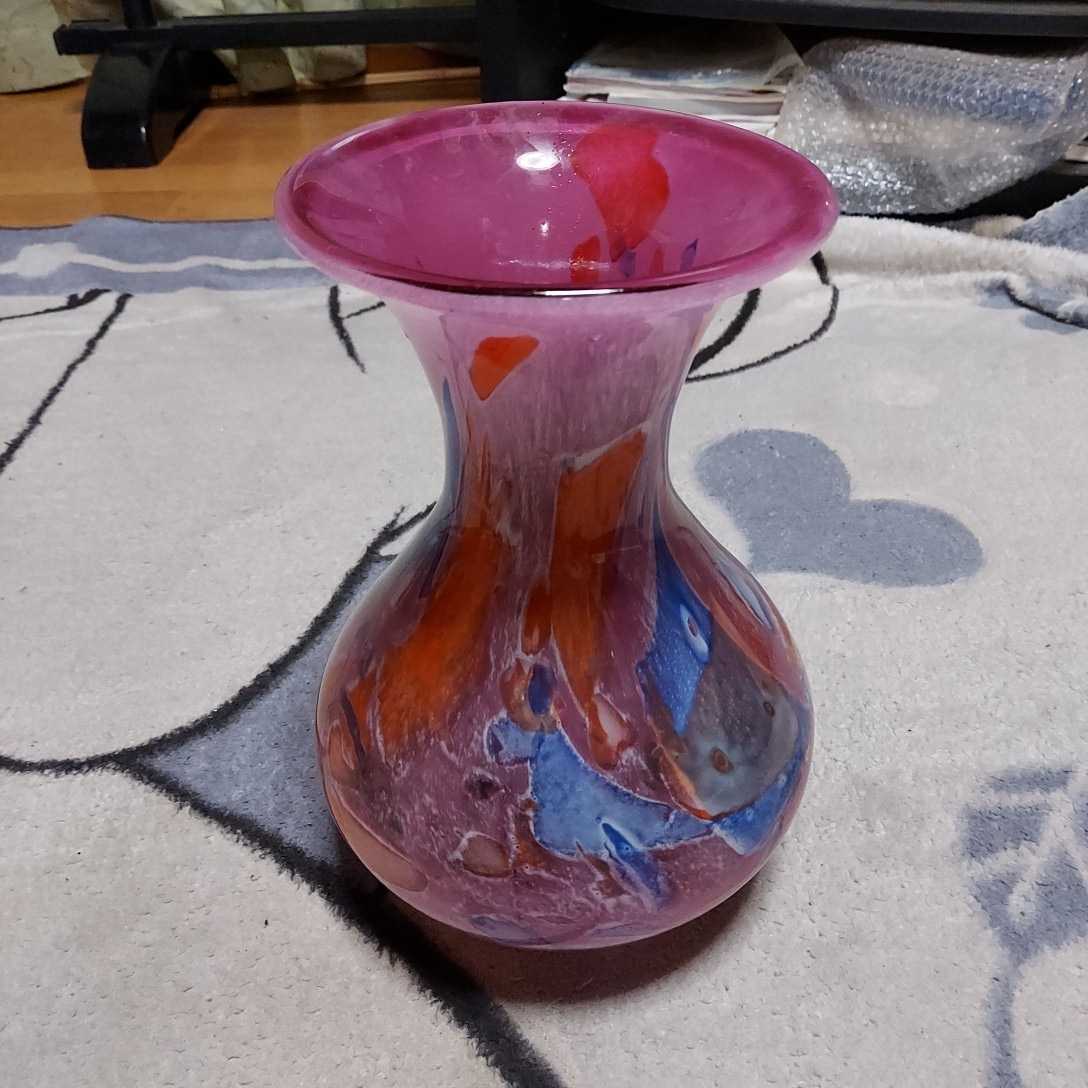 ガラスの花瓶　硝子の練り込みで模様をが出来ている一品物花瓶　ステンドガラスの様なステキナかびん_画像4