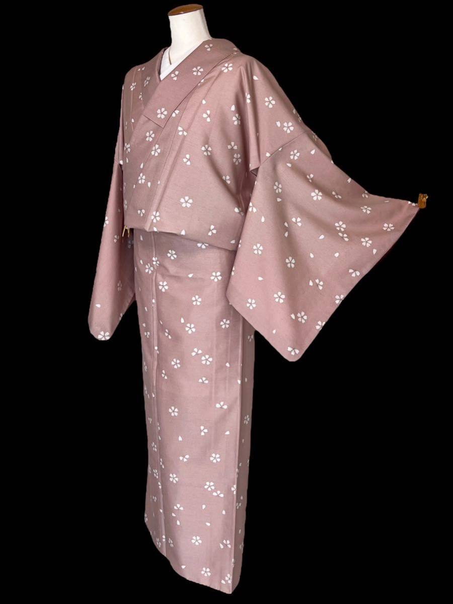 小紋 桜花文 袷着物 着物 きもの 洗える着物 カジュアル着物 リサイクル着物 kimono 中古 仕立て上がり 身丈168cm 裄丈68cm_画像4