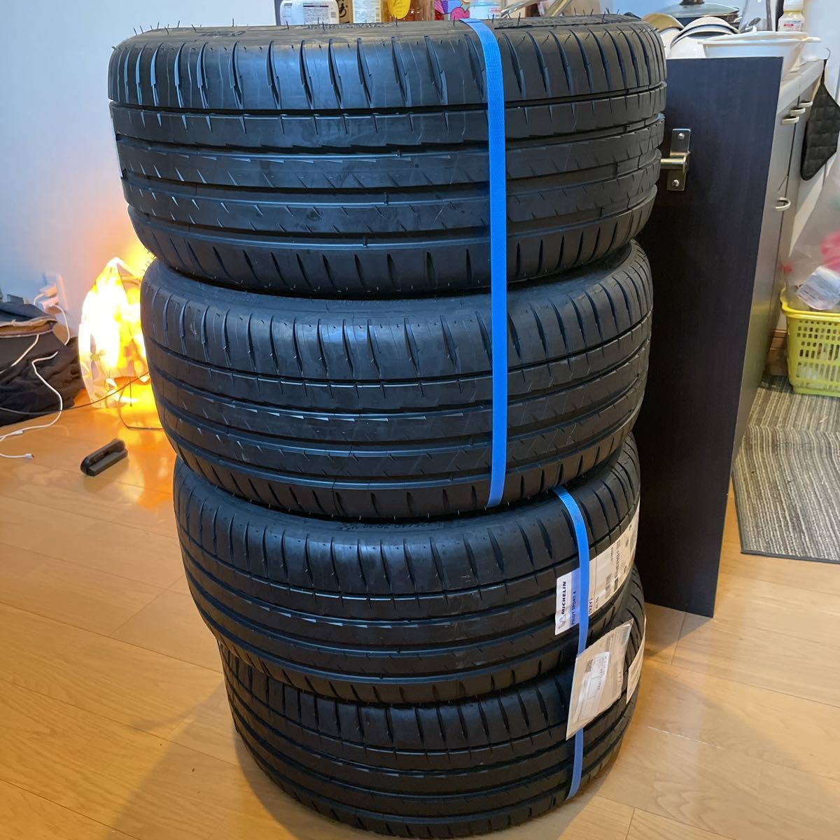 新品 未使用 ミシュラン 225/40ZR18パイロットスポーツ4(2021年製)4本