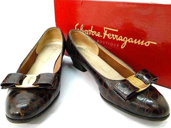 ●本物 Ferragamo フェラガモ ヴァラリボン クロコ調 パンプス サイズ61/2C ブラウン　※箱有り